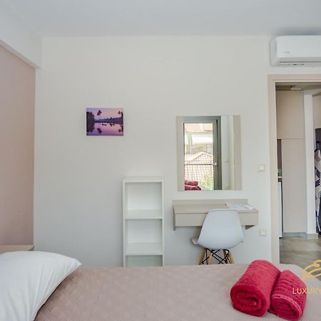 Emily'S Luxury Apartments อาร์กอสโตลี ภายนอก รูปภาพ